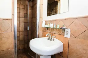 Venice on the Beach Hotel - Bathroom