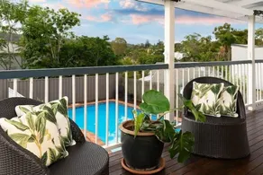 The Indooroopilly Queenslander 4BDR Home - Piscina