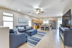 Group Getaway w/ Pool & Patio in San Tan Valley! - Interiör
