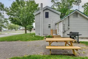 Point Breeze Vacation Rental, Walk to Lake Ontario - Interiör