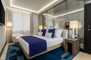 Room Mate Collection Filippo, Rome-Fontana di Trevi - Rum