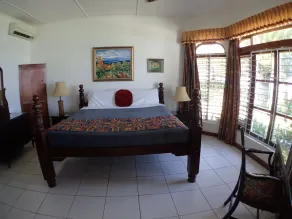 Siesta - Runaway Bay 5BR - Room