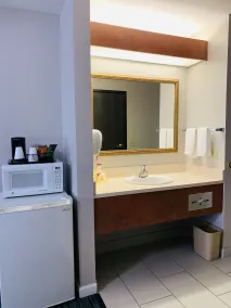 BridgePointe Inn & Suites by BPhotels, Lincoln I-80 & 27th St - Værelse