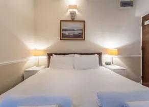 Castletown House Apartments - Room