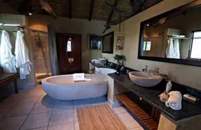 Mologa River Lodge - Badezimmer