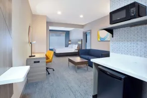 Holiday Inn Express Hotel & Suites Youngstown North-Warren/Niles by IHG - Zimmer