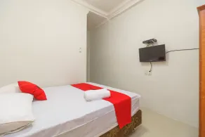 RedDoorz Syariah @ Panglima Nyak Makam Aceh - Room