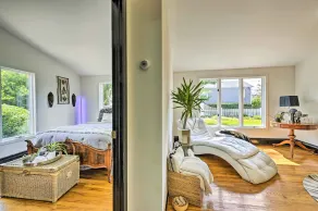 Garden Oasis Freeport Getaway < 7 Mi to Long Beach - Room