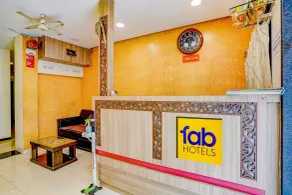 FabHotel Prakash Inn - T2 - Chhatrapati Shivaji Airpor - Reception