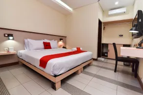 RedDoorz near Legian Street - Zimmer