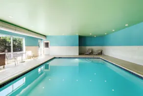 Holiday Inn Express & Suites - Detroit Northwest - Livonia by IHG - Piscina