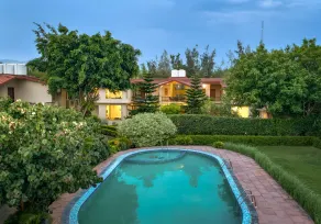 Alaya resort Corbett - Pool