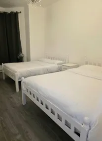 Rayan's Lodge Stratford London by OYO - Room