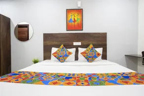 FabHotel Grand Aarvi Prime - Nr Hafeezpet, Madeenaguda - Rom