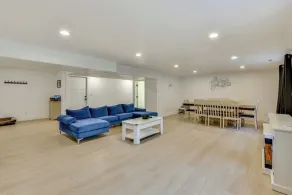 Sleek & Modern Morgan Abode: Great for Families! - Innvendig