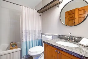 215 Snowbridge - Badrum