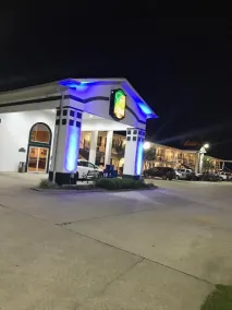 Cypress Inn - Inngangsparti