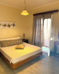 Natalia Apartment A with panoramic sea views of Agios Gordios bay - Rum