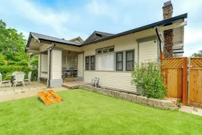 Steps to Main St! Restored Sonora Bungalow w/ Yard - Interiør