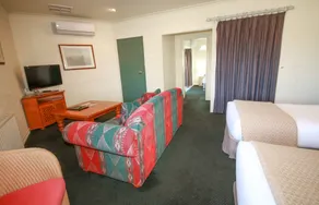 Grand Country Lodge Motel - Room
