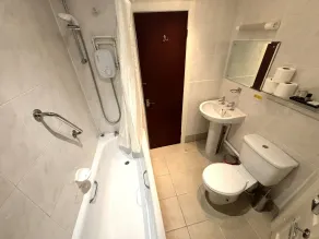 Winter Dene Hotel Beachside - Bathroom