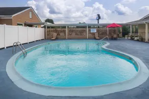 Days Inn by Wyndham Lincolnton - Pool