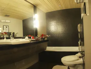 Hotel Centre Point - Bathroom