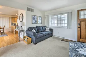 Waterfront East China Home w/ Dock & Patio! - Innenbereich