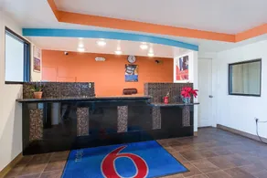 Motel 6 Bells, TN - Brownsville - Lobby