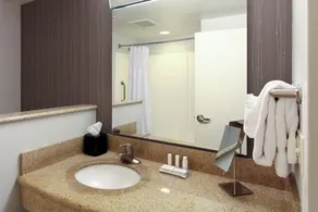 Courtyard by Marriott Salina - Salle de bain
