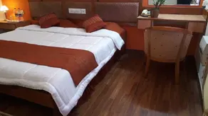 Swapanlok Farms And Resorts - Room