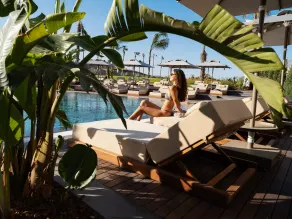 Liu Resorts - Piscine