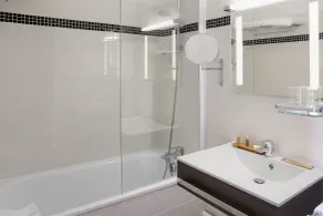 Logis Hôtel HAVVAH - Salle de bain