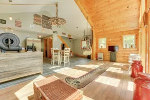 Fish + Hike: Wooded Home w/ Deck in Dexter - Interiør