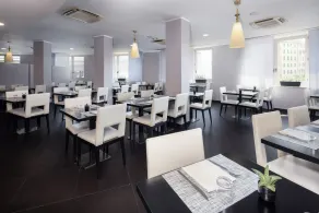 Holiday Inn Genoa City by IHG - Restaurant
