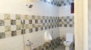 Rajalakshmi Guest House - Bathroom