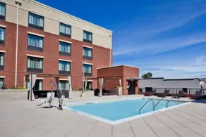 Hampton Inn & Suites Chapel Hill-Carrboro/Downtown - Pool