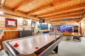 Riverfront A-frame Cabin in Troy w/ Pool & Dock! - Interiör