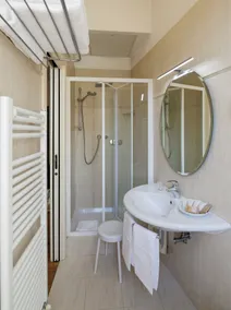 Dynasty Suites Downtown Apartments - Badeværelse