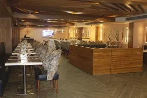 Luxus Inn Hotel - Restaurant
