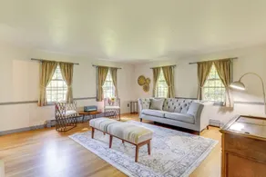 Spacious East Haddam Retreat w/ Private Pool! - Innenbereich