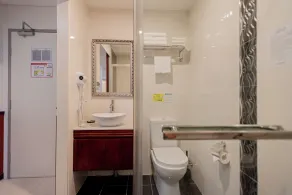 YEHS Hotel Sydney CBD - Bathroom