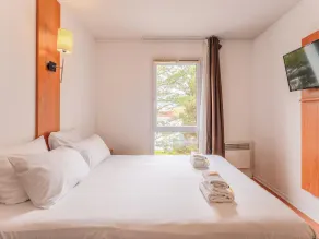 Séjours & Affaires Nantes La Beaujoire - Værelse