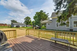 Walk to Restaurant & Bar: Home w/ Deck in Gary - Interiør