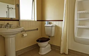 Lantern Court Motel - Bathroom