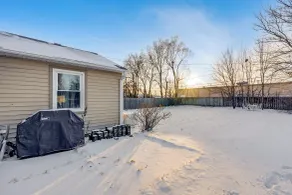 5 Mi to Dtwn Rockford: Pet-friendly Home w/ Yard! - Interiør