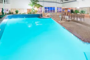 Ramada by Wyndham Enid - Piscine