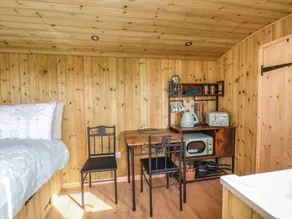 The Oak Hut - Room