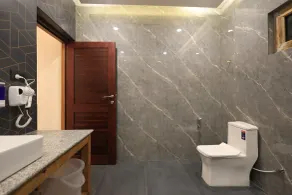 Whispering Oaks - Bathroom