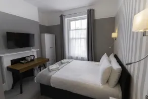 The Pier Hotel - Room